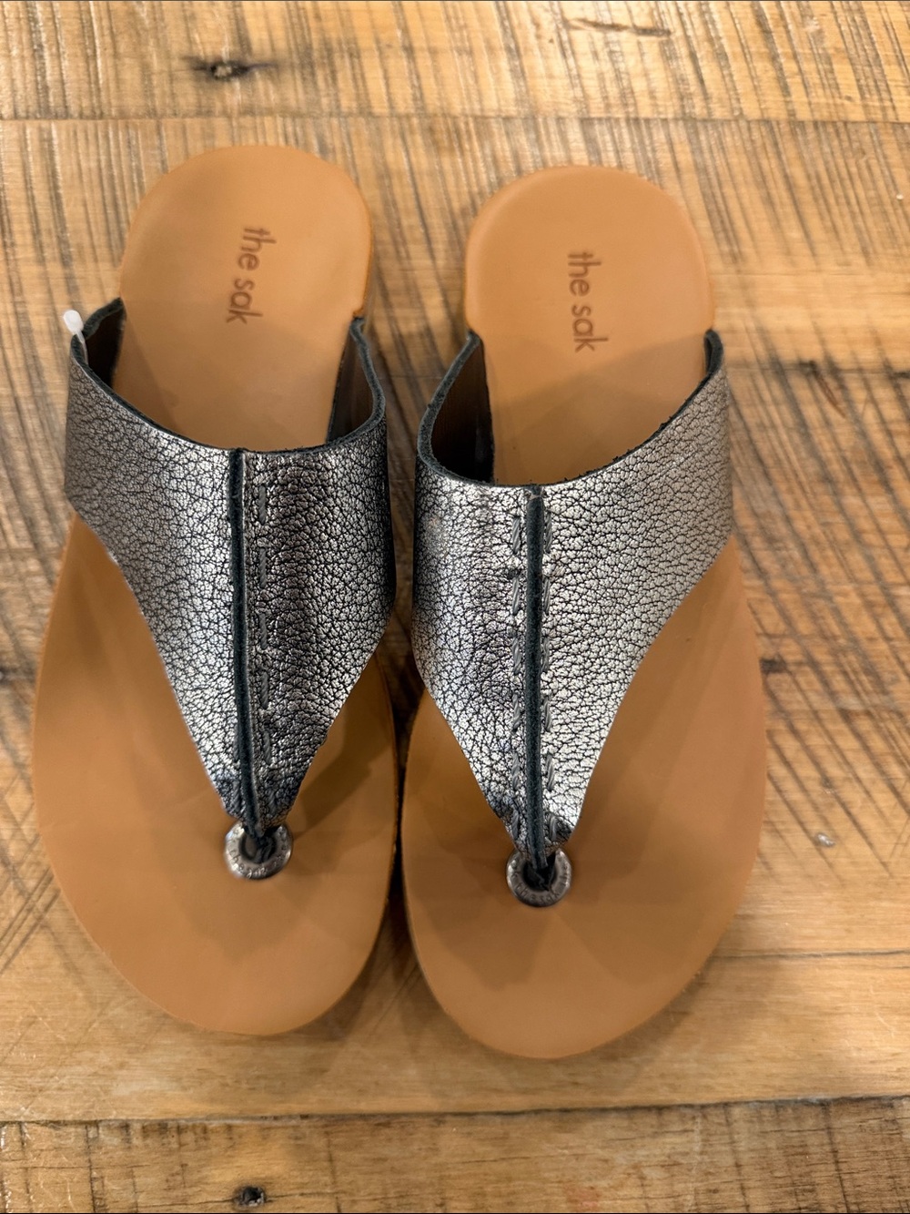 NEW The Sak Silver Metallic Thong Sandals with Tan Footbed